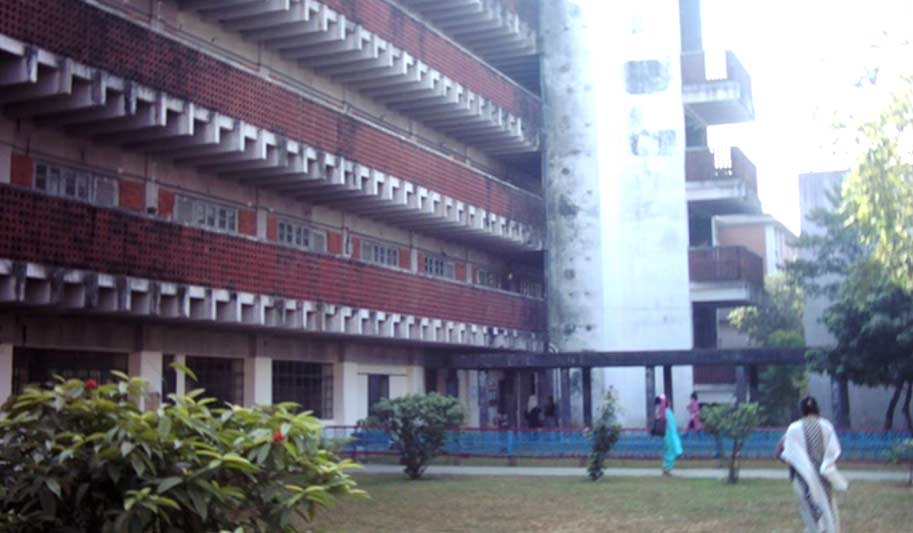 Read more about the article Renovation work in Rokeya Hall, Dhaka University